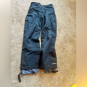Women’s black size 6 Patagonia snowpants